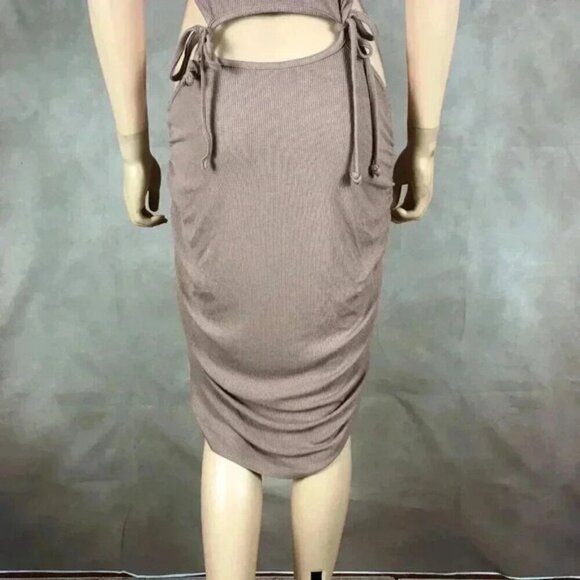 Cut-Out Waist Ruched Bodycon Dress NEW Size Large - Picture 10 of 11